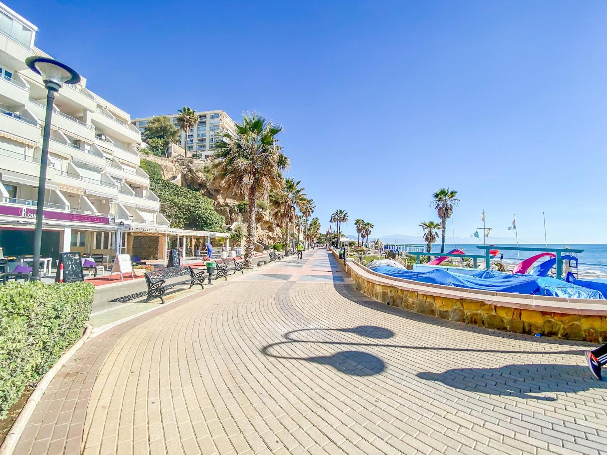 トレモリノスRoca Chica - Parking - Frente Playa - Terraza - Wifi - Bajondillo Y Carihuelaアパートメント エクステリア 写真
